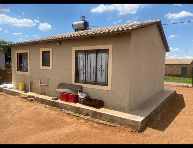 2 BEDROOM HOUSE FOR SALE IN SOSHANGUVE EAST